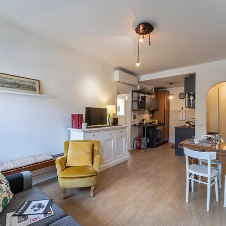 Unyca - Charming Oltrarno Apartment *