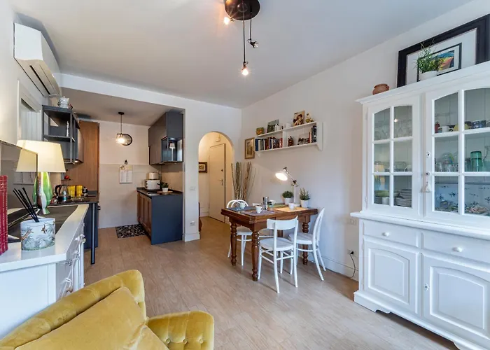 Unyca - Charming Oltrarno Апартаменты