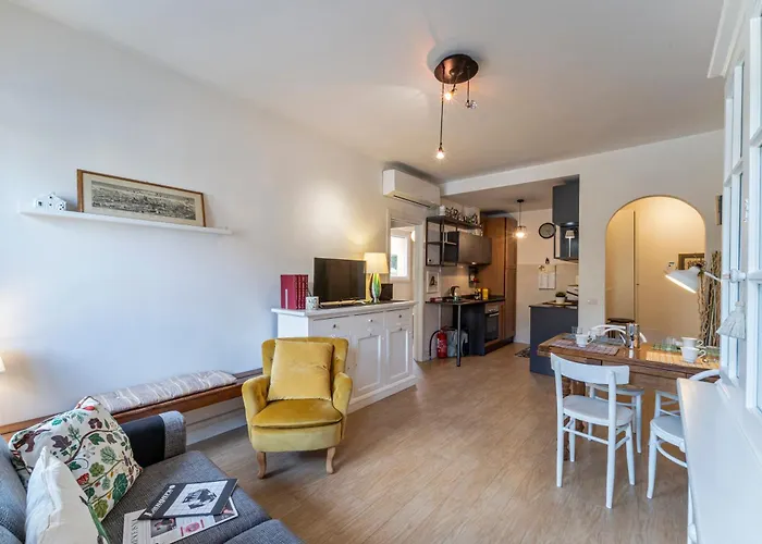 Unyca - Charming Oltrarno Апартаменты *